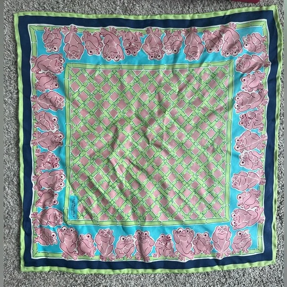 Lilly Pulitzer authentic square scarf with box and bag - Picture 4 of 11
